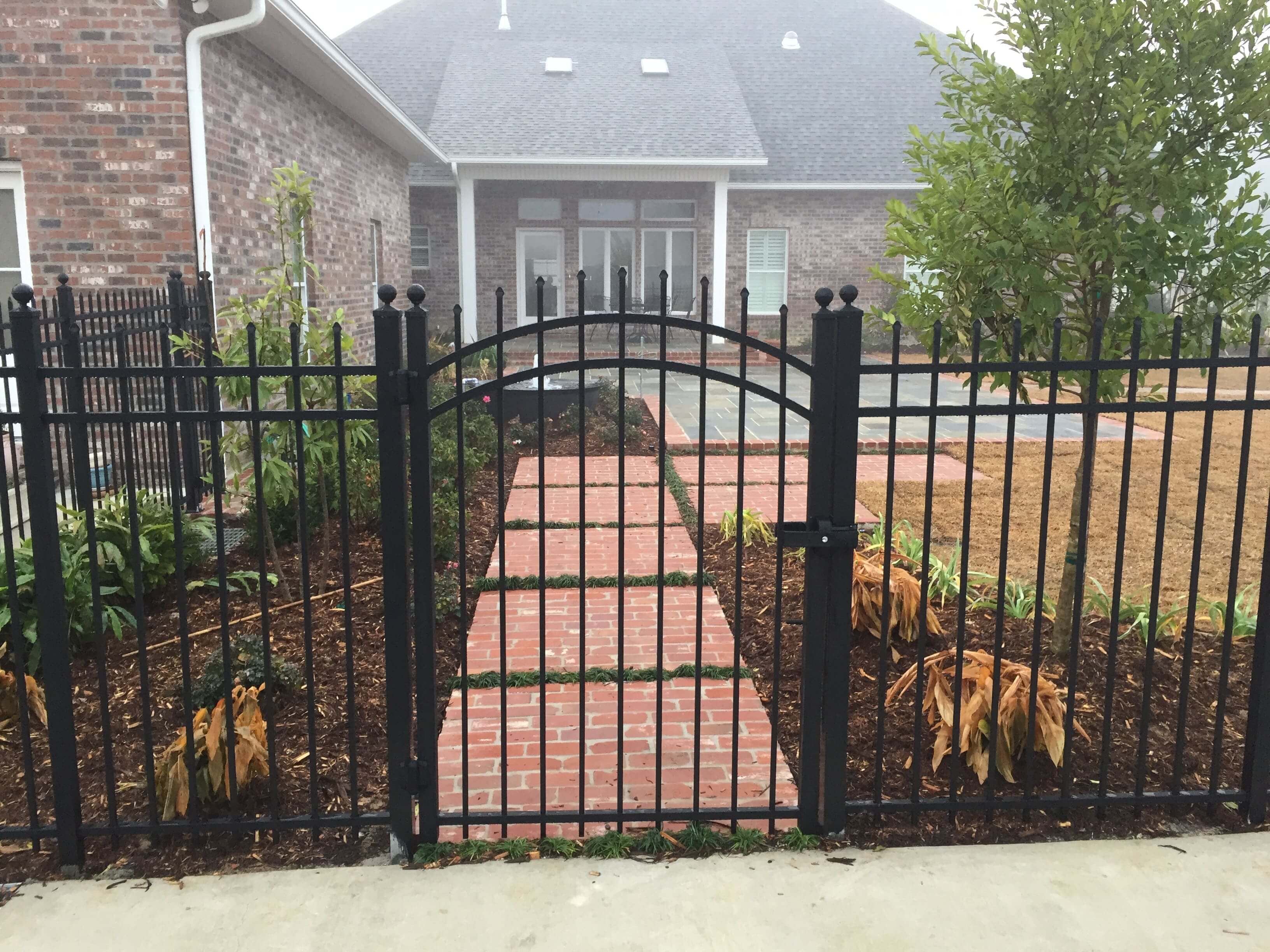 Arched Gate with Ball Caps