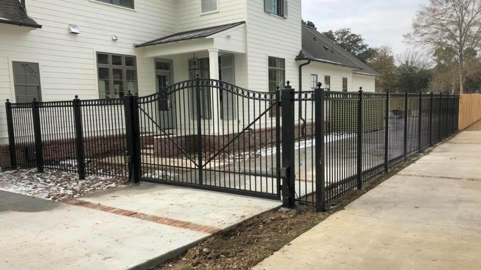 Aluminum Fence with Rings and Ball Cap Accents